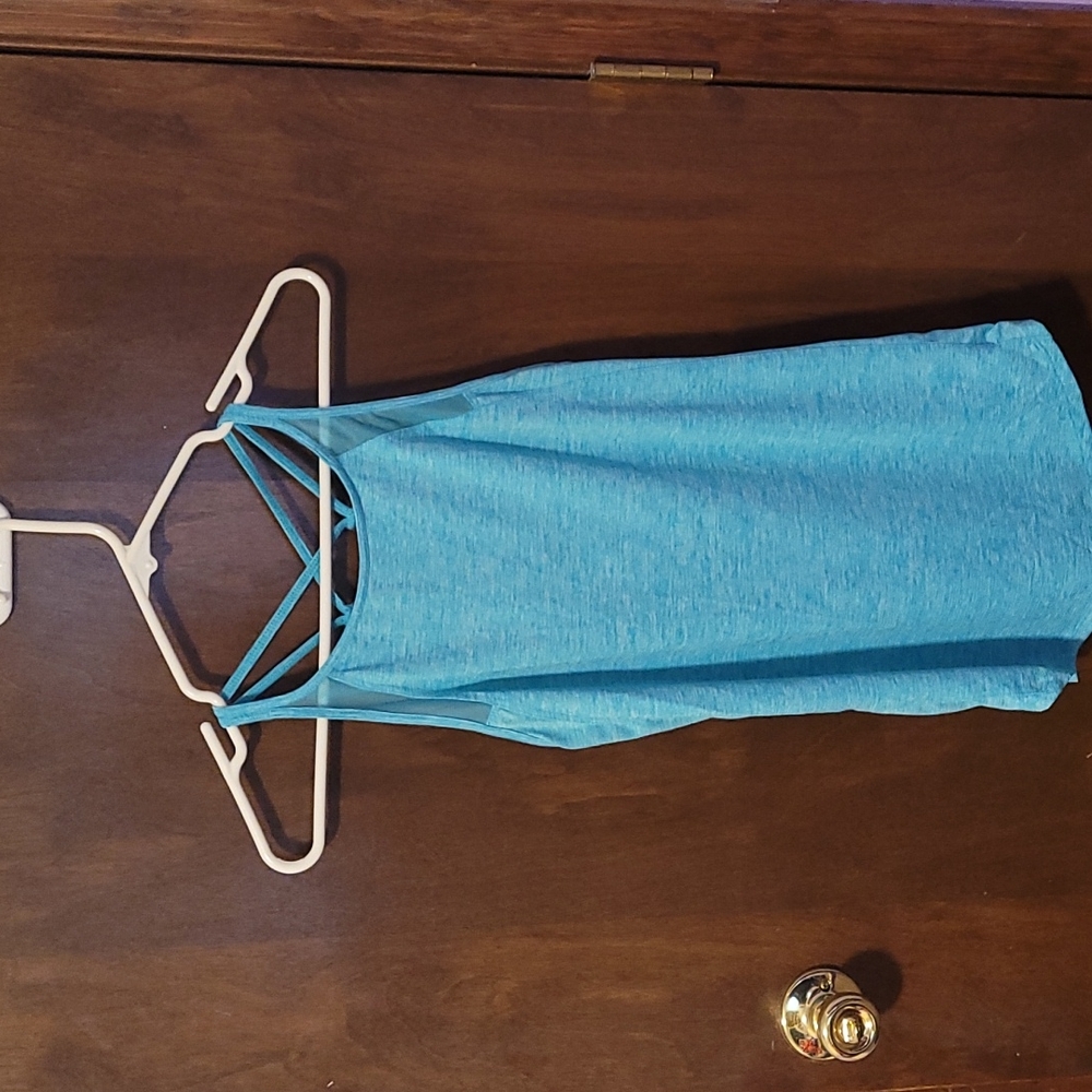 Workout tank top